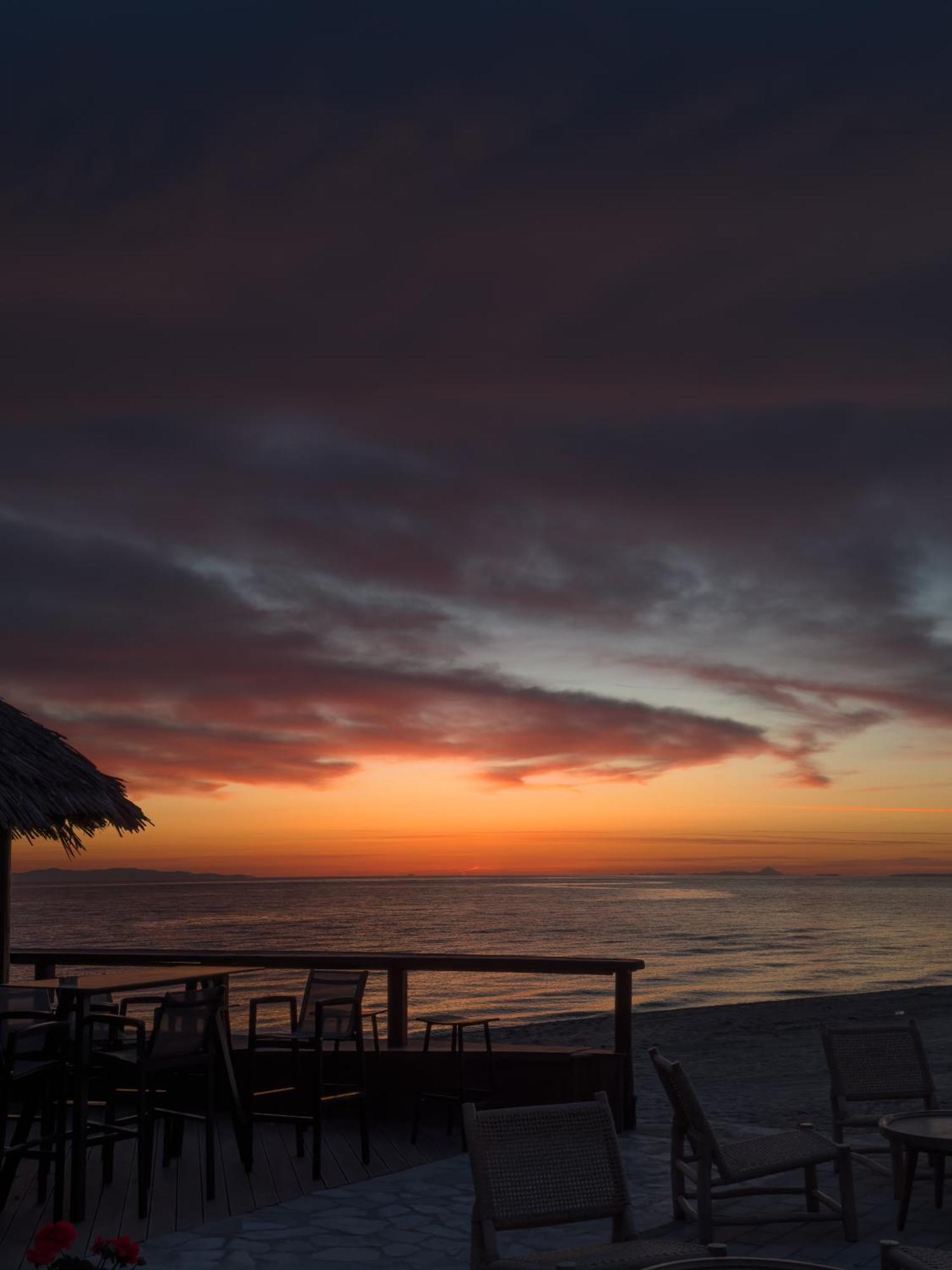 Hotel Golden Sun Nea Mesagkala Ngoại thất bức ảnh