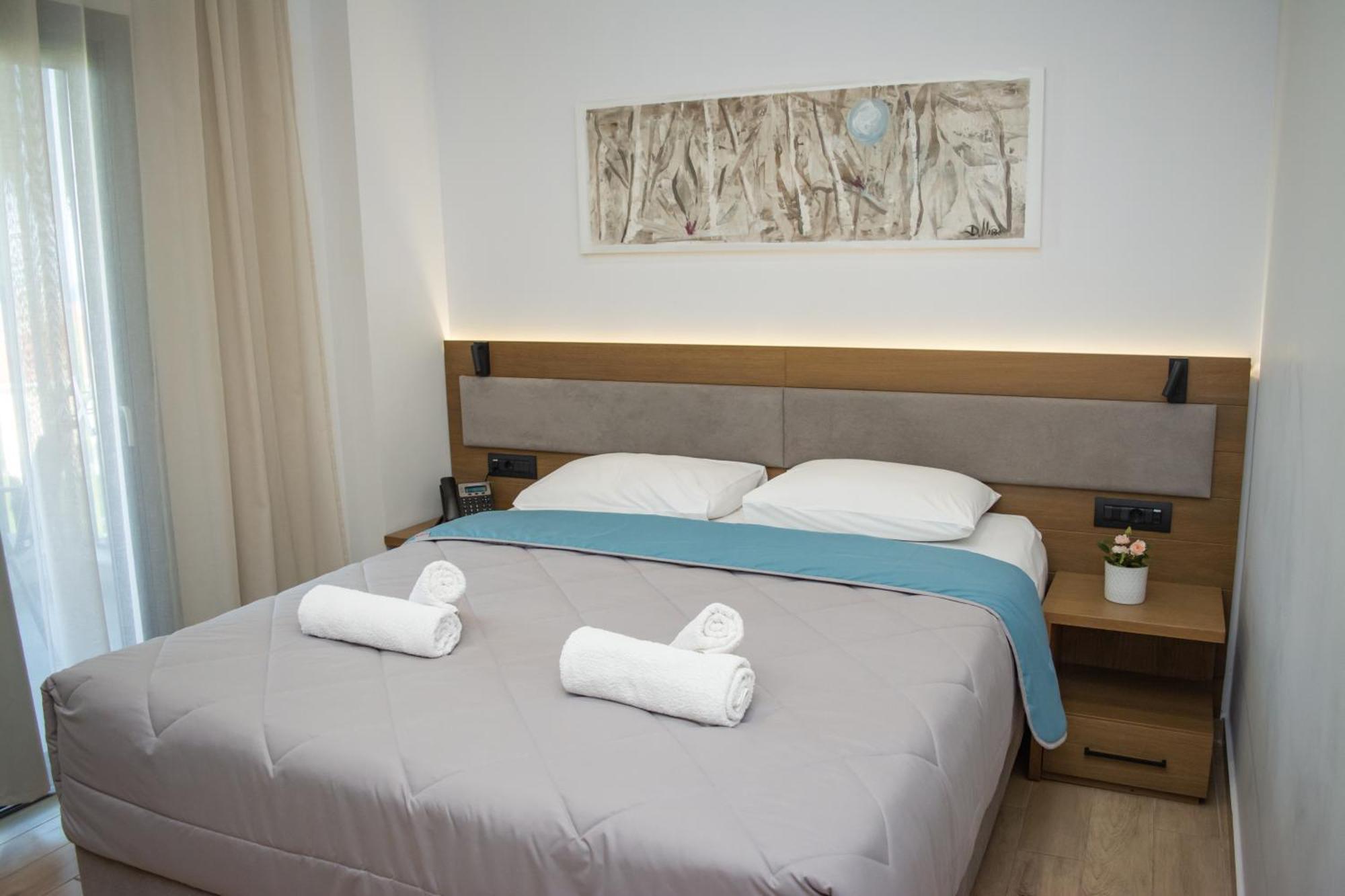 Hotel Golden Sun Nea Mesagkala Ngoại thất bức ảnh
