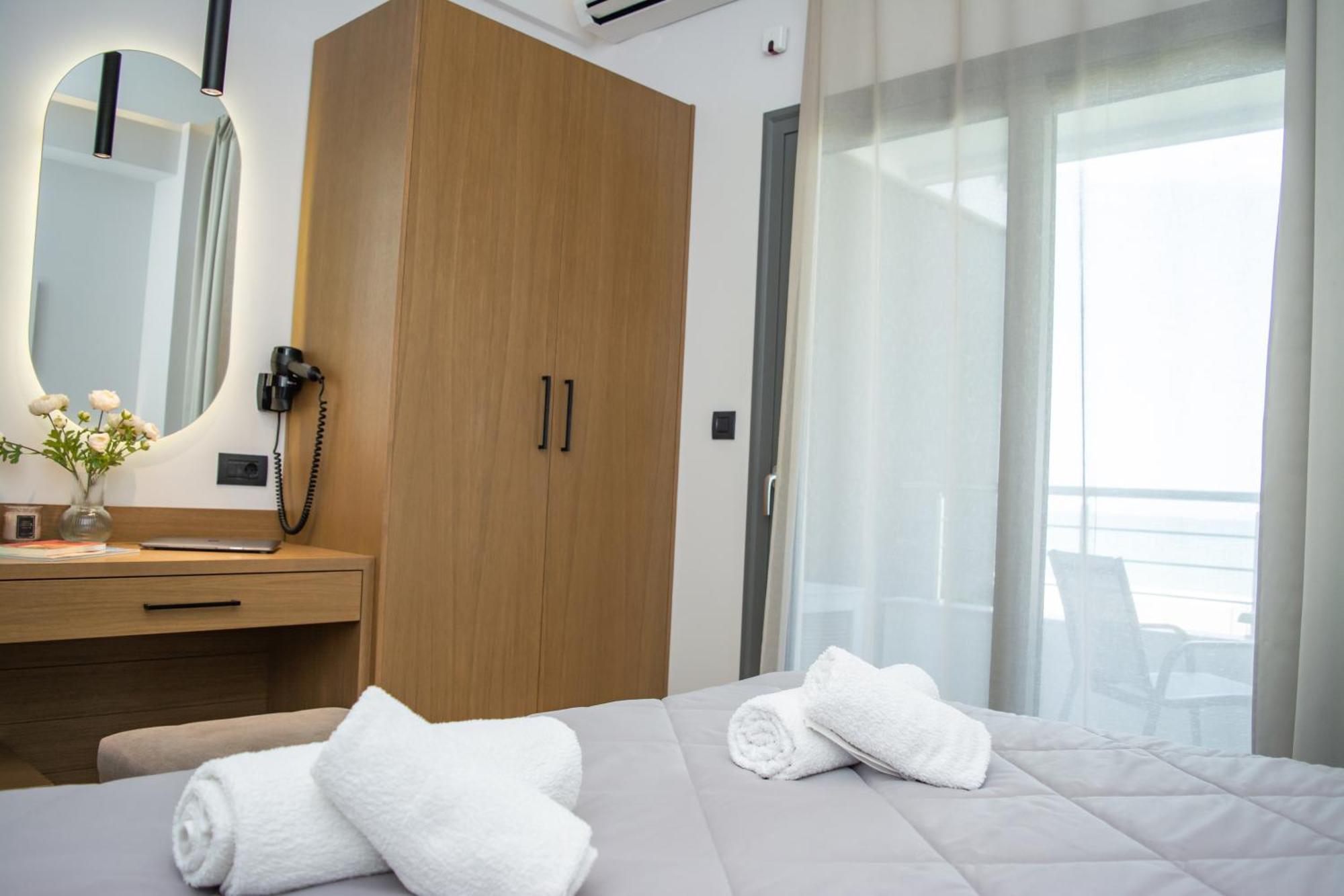 Hotel Golden Sun Nea Mesagkala Ngoại thất bức ảnh