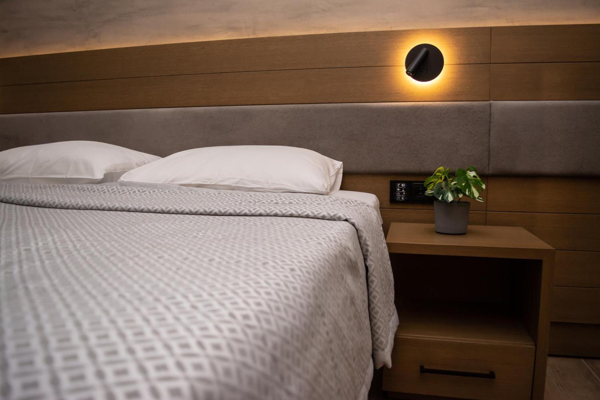 Hotel Golden Sun Nea Mesagkala Ngoại thất bức ảnh